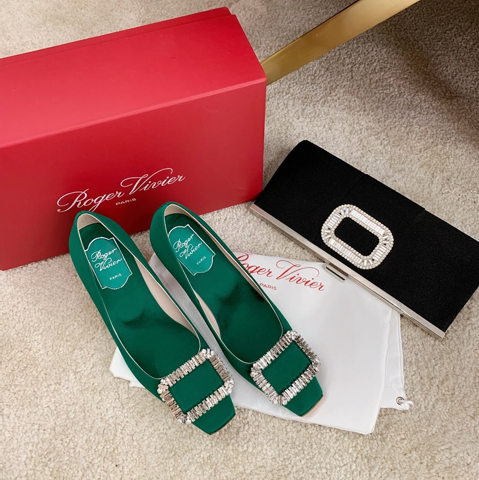 TROMPETTE PUMPS IN GREEN SILK CRYSTAL BUCKLE