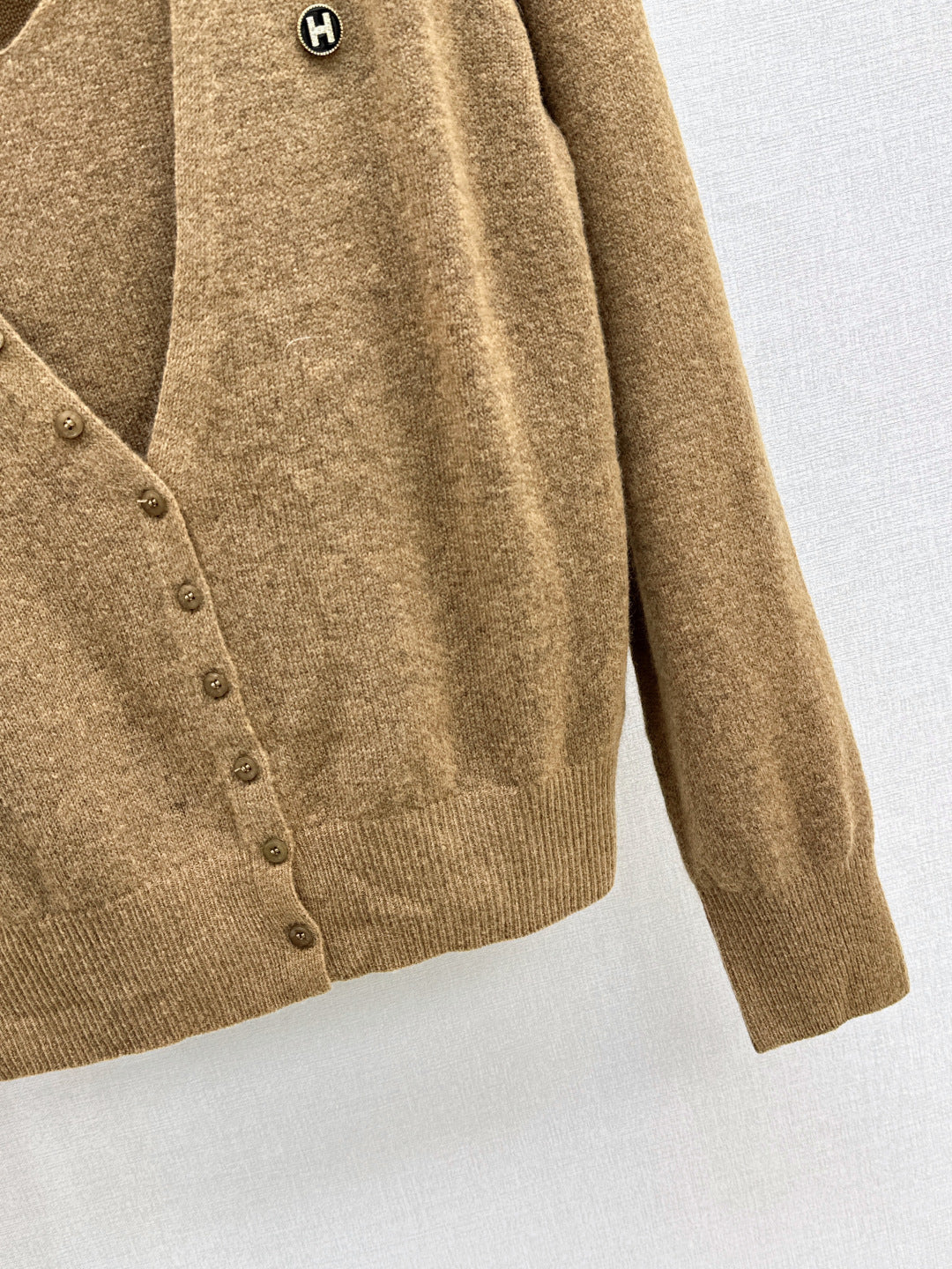 HERMES 25S V-NECK SWEATER 246