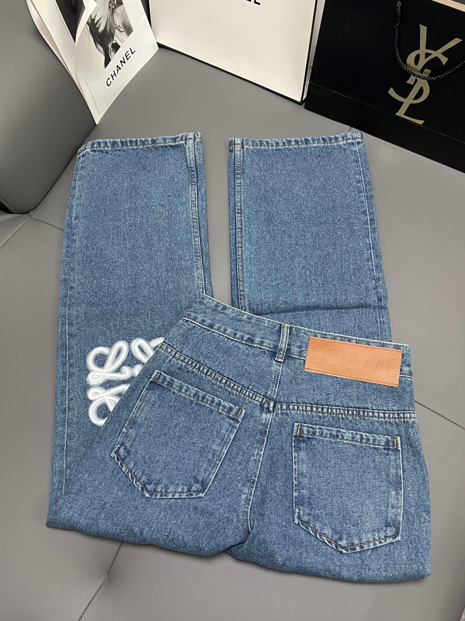 Loew White Anagram Blue Jean