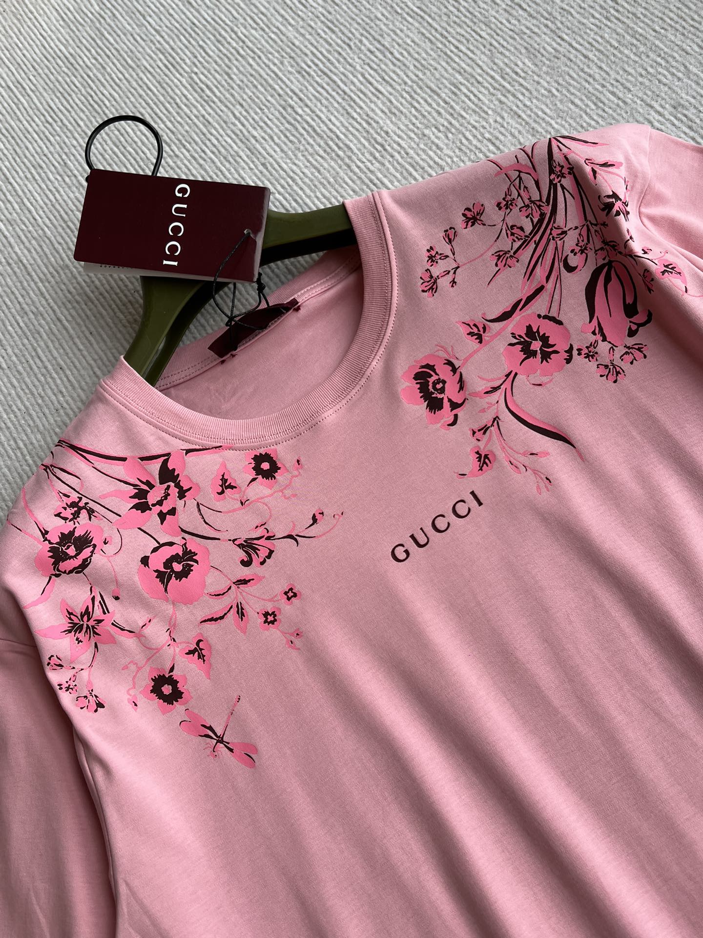 GUCCI SHORT SLEEVE LOGO PRINTED T-SHIRT 275723